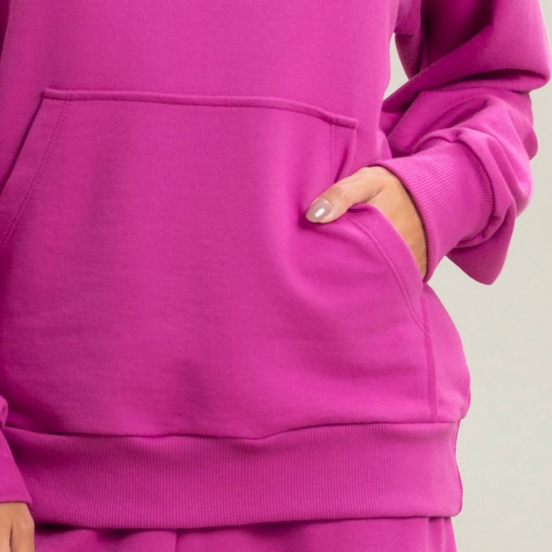 Moletom-Feminino-Com-Capuz-E-Bolso-Kelsey-Vivame-Daniela-Tombini