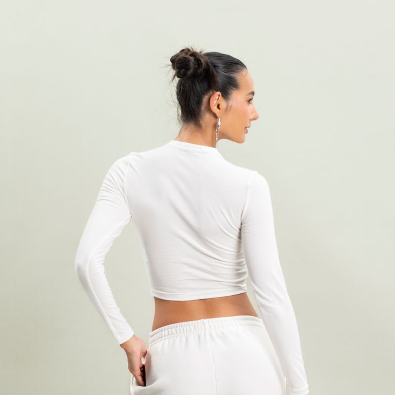 Camiseta-Feminina-Cropped-Manga-Longa-Kelsey-Vivame-Daniela-Tombini