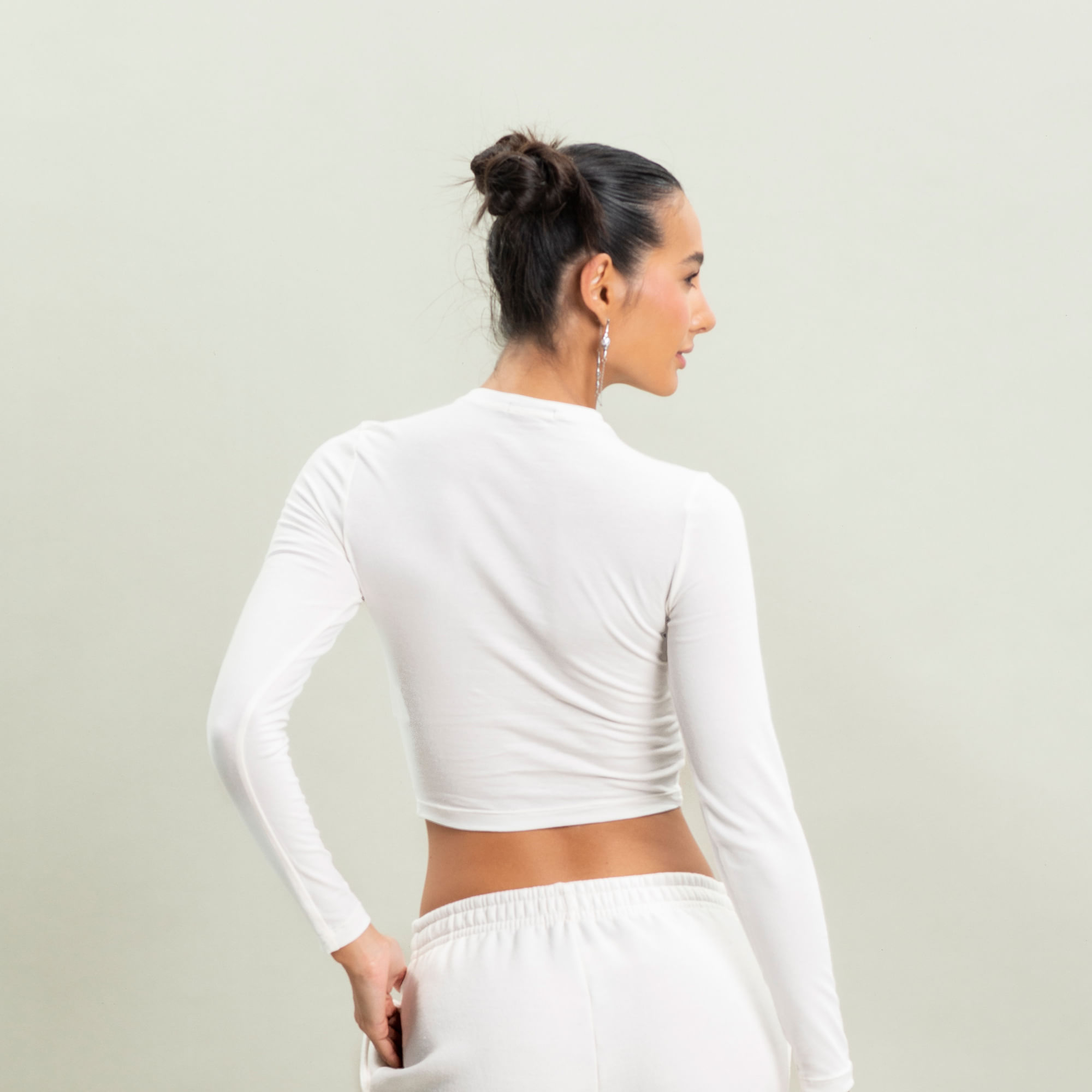 Camiseta Feminina Cropped Manga Longa Kelsey Vivame Branco - Imagem 2