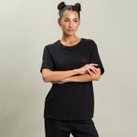 Camiseta-Feminina-Over-Manga-Curta-Kelsey-Vivame-Daniela-Tombini