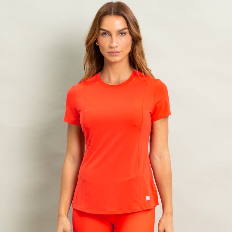 Camiseta-Feminina-Com-Abertura-Sprint-Vivame-Daniela-Tombini
