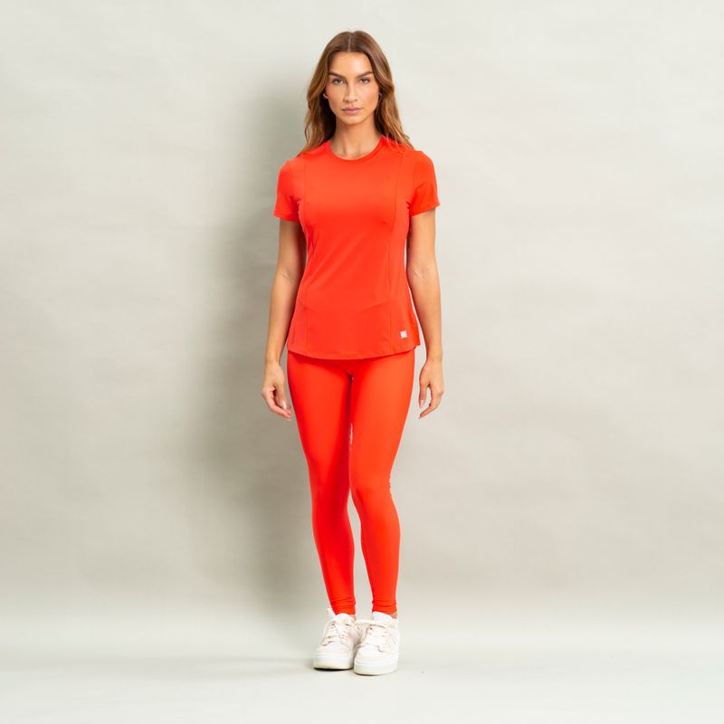 Camiseta-Feminina-Com-Abertura-Sprint-Vivame-Daniela-Tombini