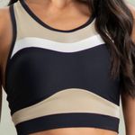 Top-Com-Recortes-High-Wavy-Vivame-Daniela-Tombini