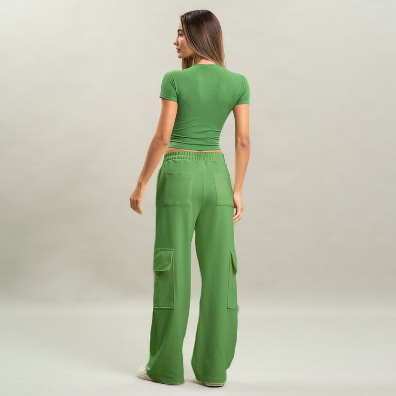 Calca-Feminina-Em-Moletom-Cargo-Ampla-Com-Bolso-Megan-Vivame