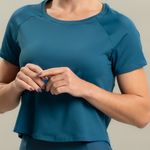 Camiseta-Feminina-Crop-Embrace-Vivame