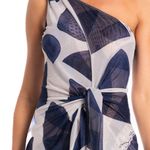Vestido-De-Tule-Assimetrico-Maritima