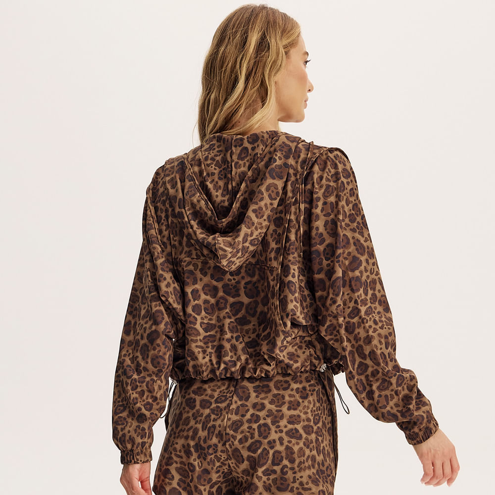 Jaqueta Corta Vento Crop Com Capuz Estampada Wild Vivame Marrom - Imagem 2