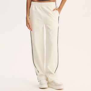 Calça Feminina Reta Com Bolsos Tess Vivame