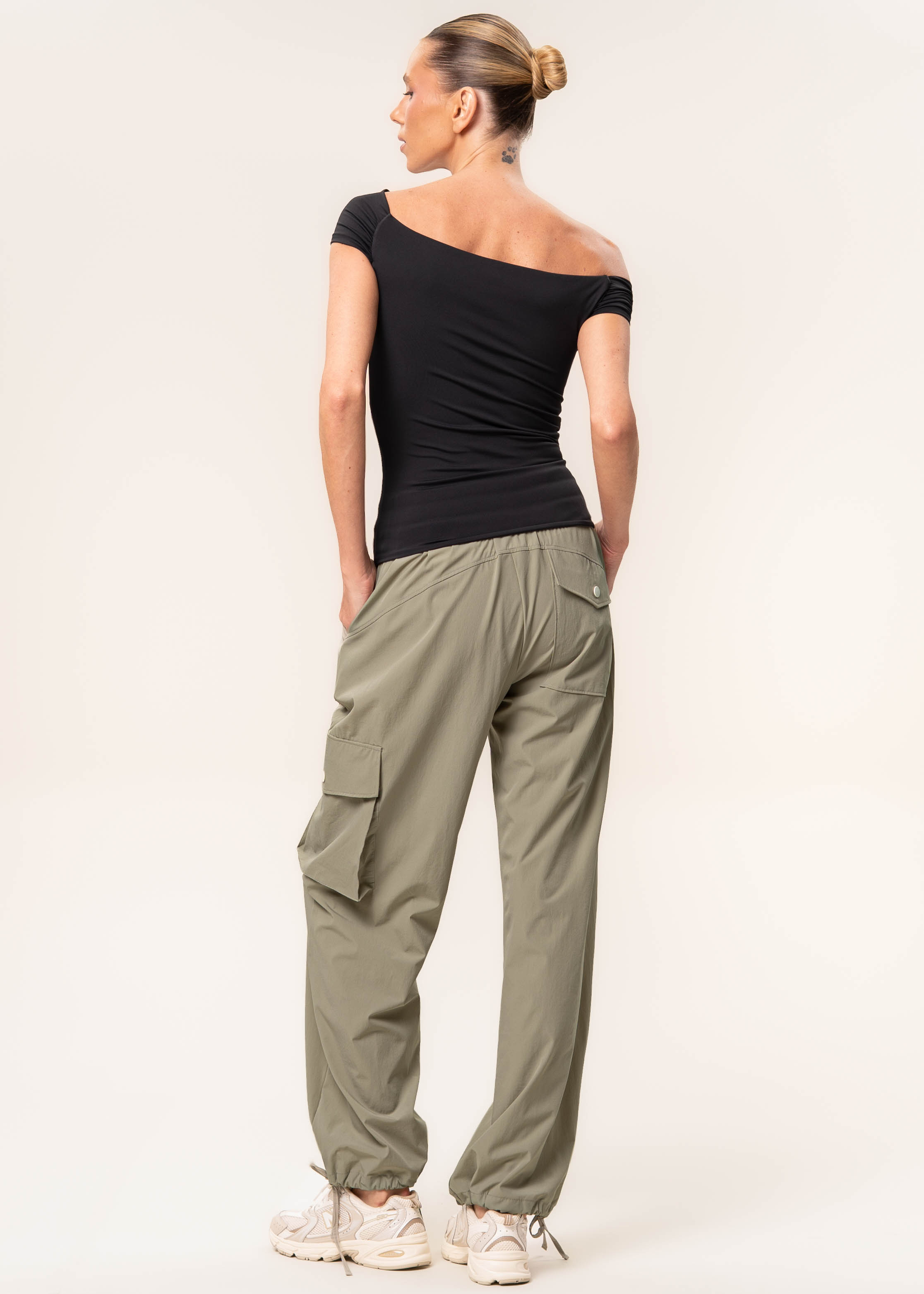 Calça Feminina Cargo Com Bolso Overlap Vivame Bege - Imagem 2
