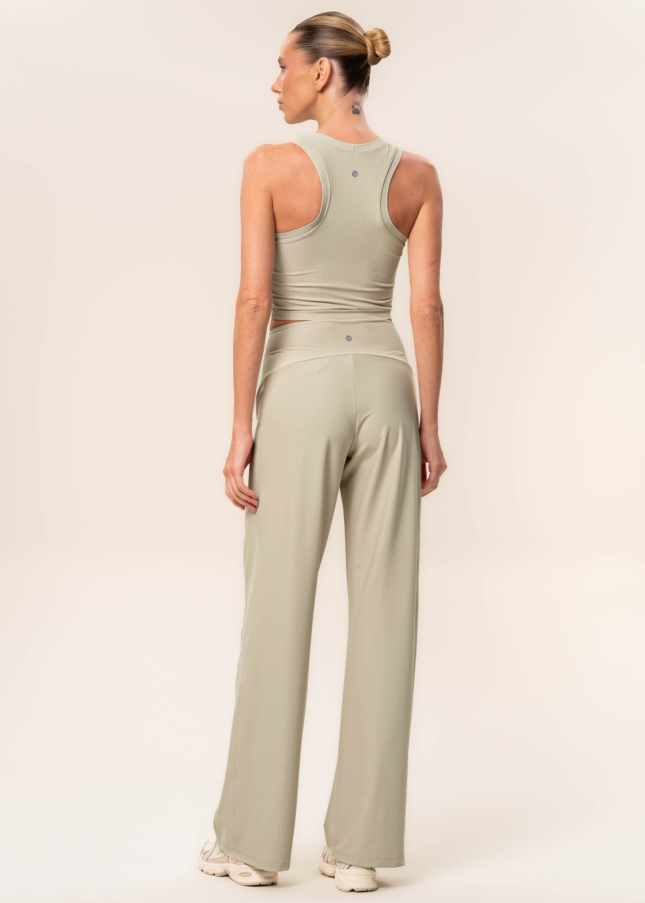 Calça Reta Invisible Slim Shape Neutral Vivame Bege - Imagem 2