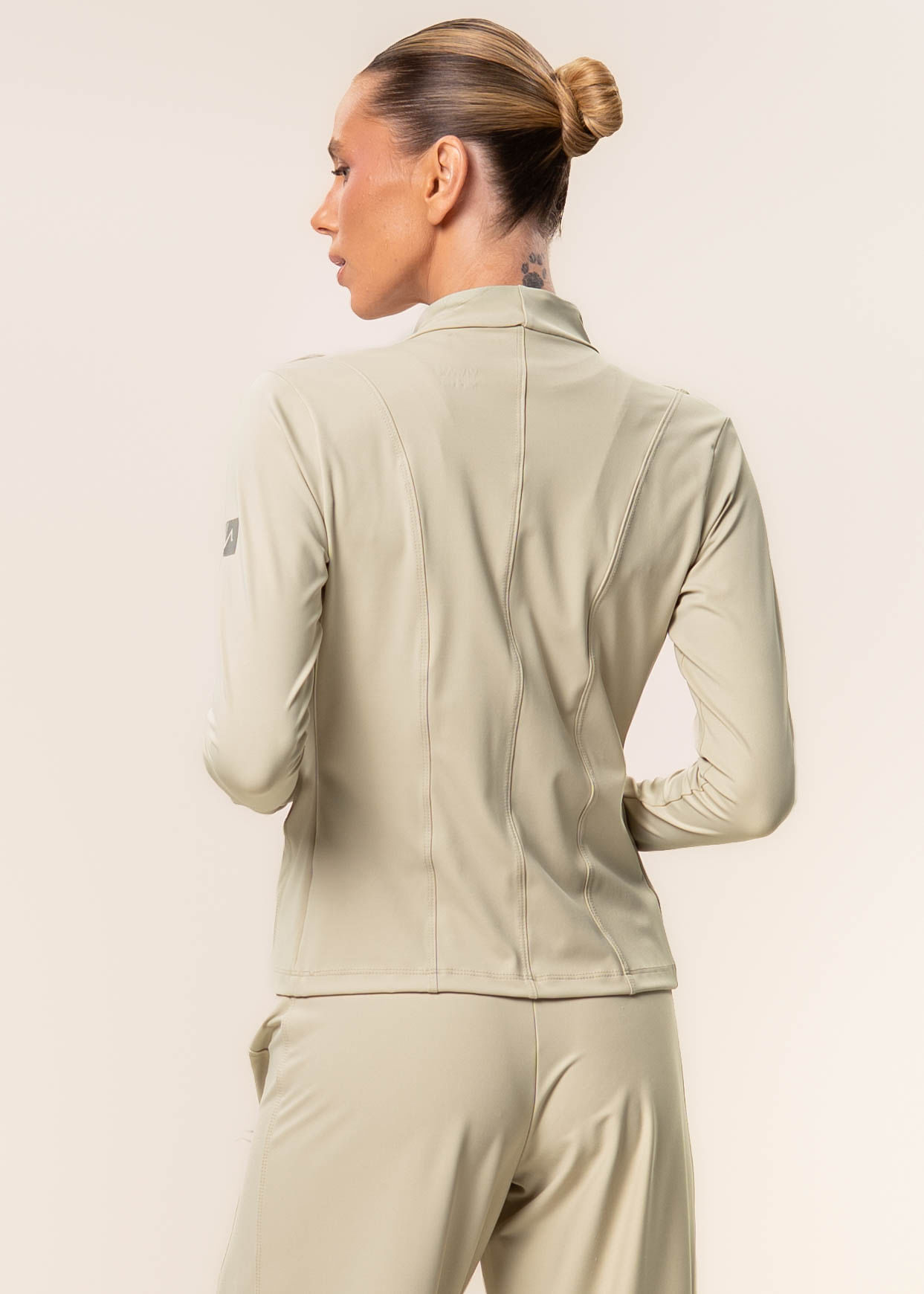 Jaqueta Fit Com Recortes Neutral Vivame Bege - Imagem 2