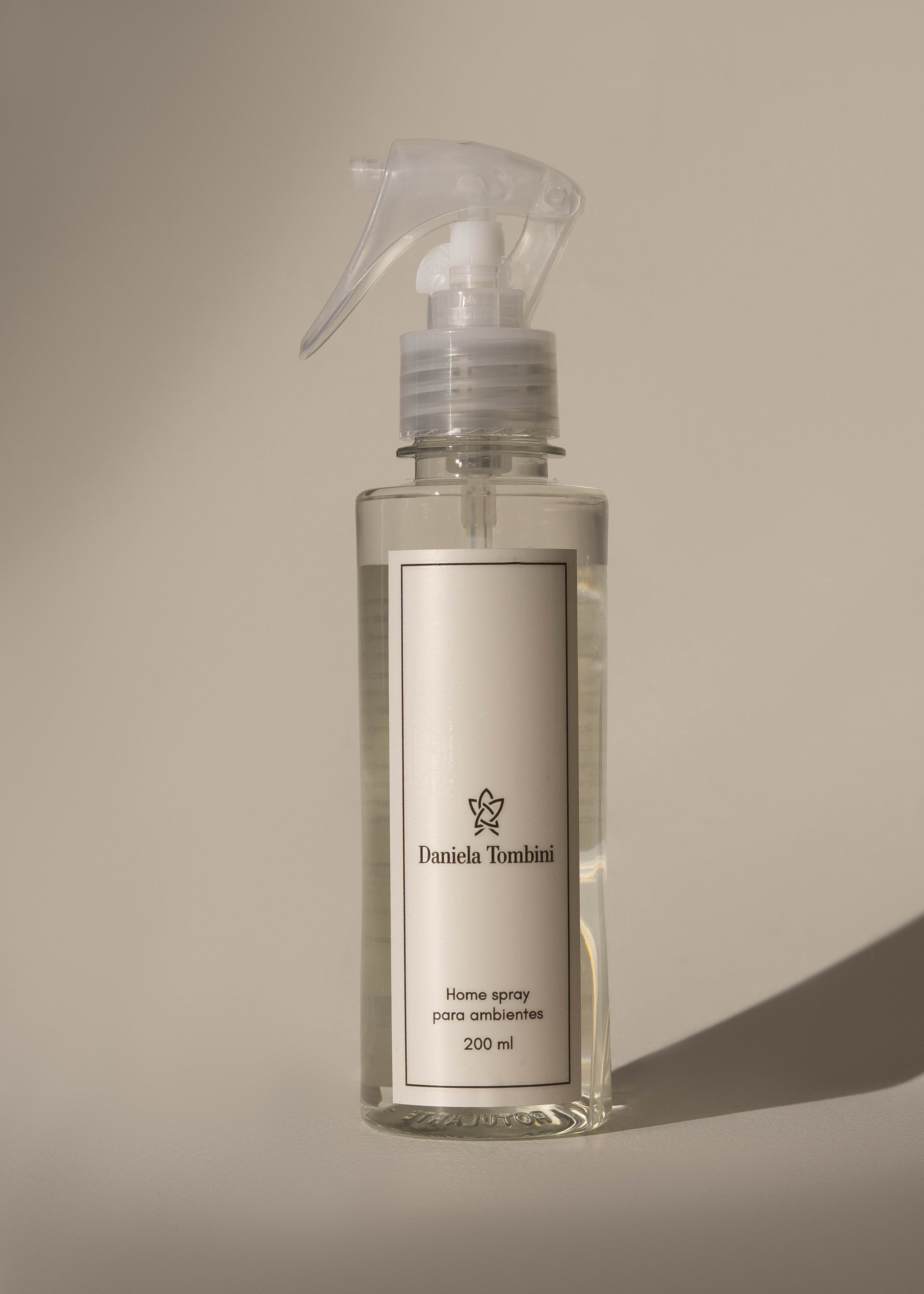 Home Spray Para Ambientes Daniela Tombini 200ml Branco - Imagem 1